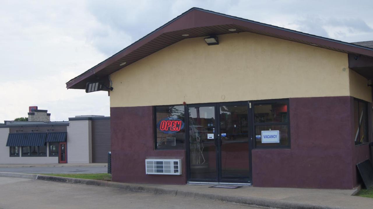 Holiday Lodge & Suites Mcalester Extérieur photo