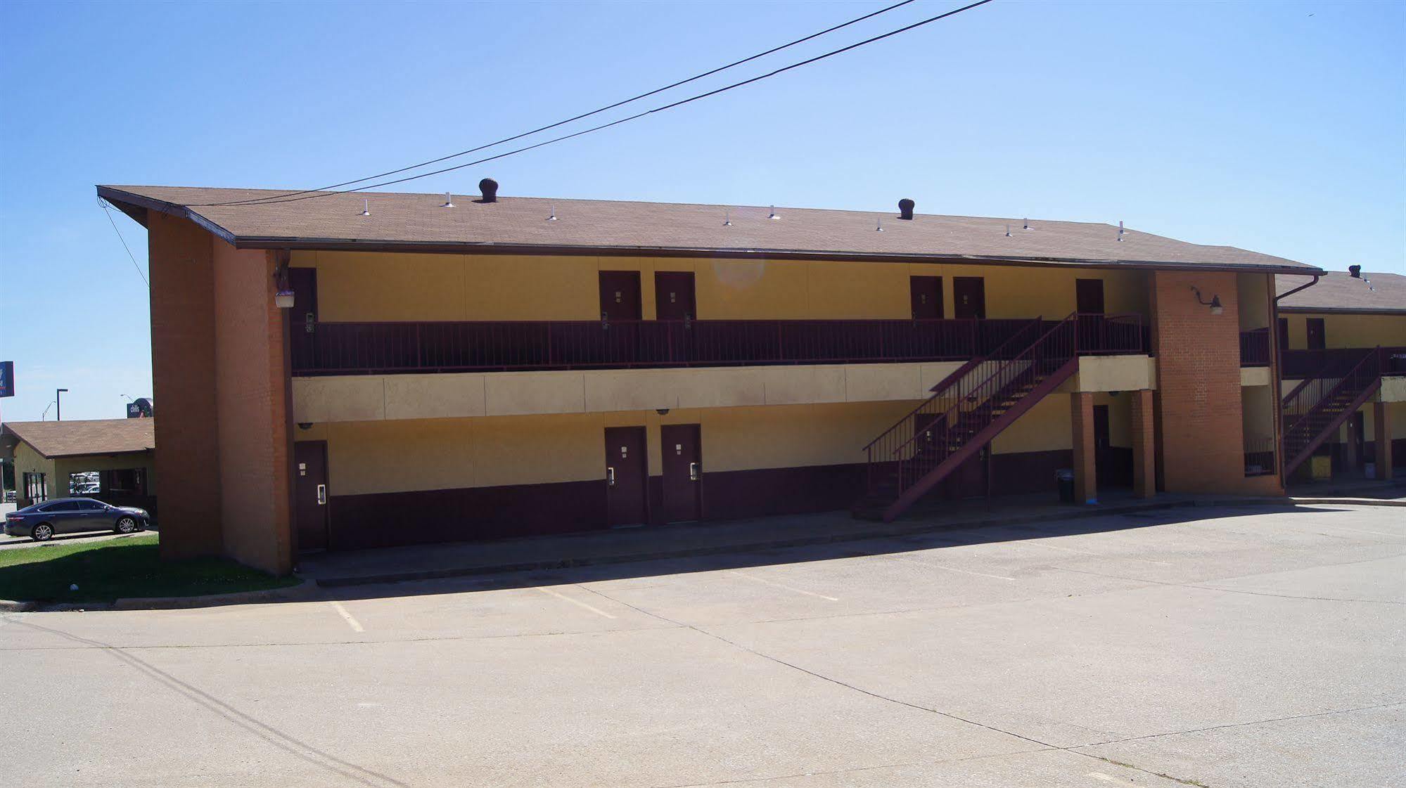 Holiday Lodge & Suites Mcalester Extérieur photo